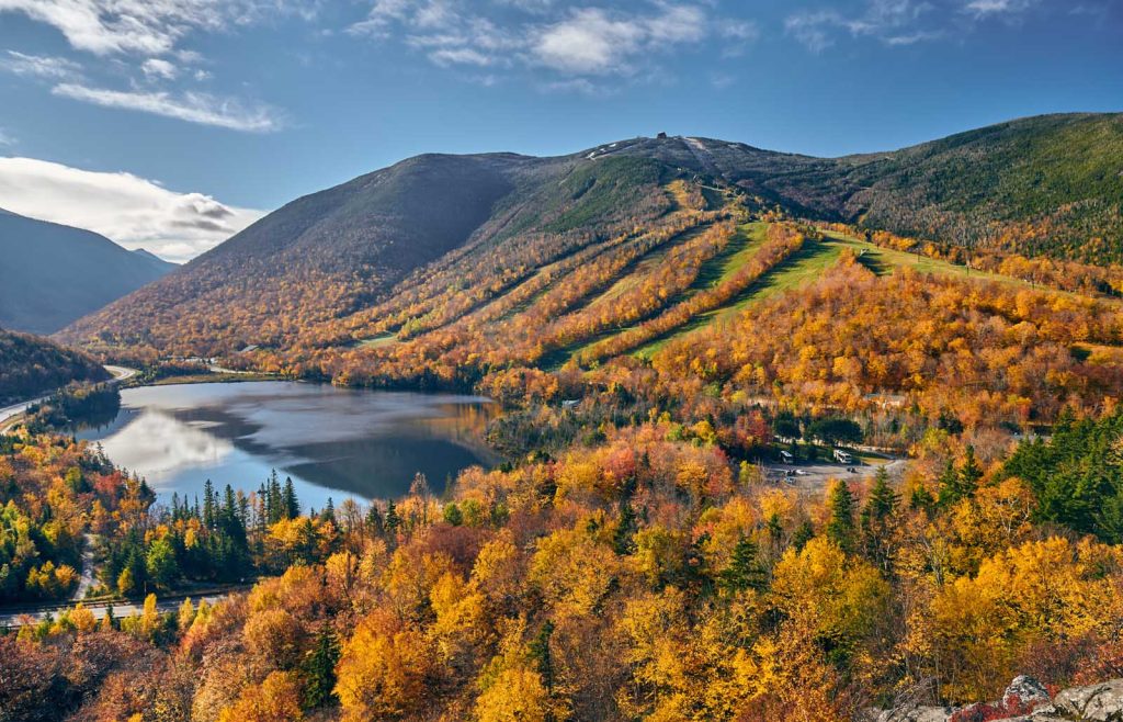 15 Best Places to Visit in October USA (2024)